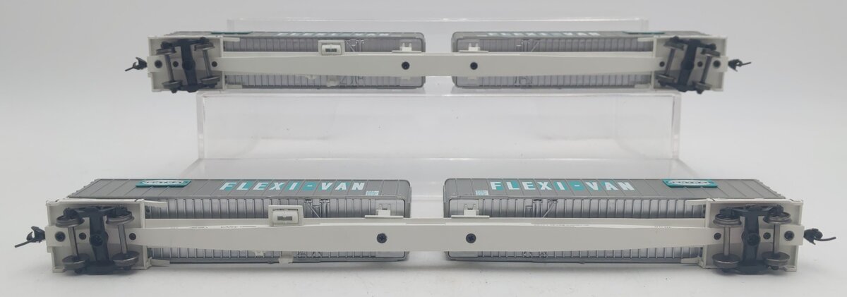 Walthers 932-240852 HO NYC Gold Mark III Flexi-Van Flat w/Trailers (Set of 2) EX