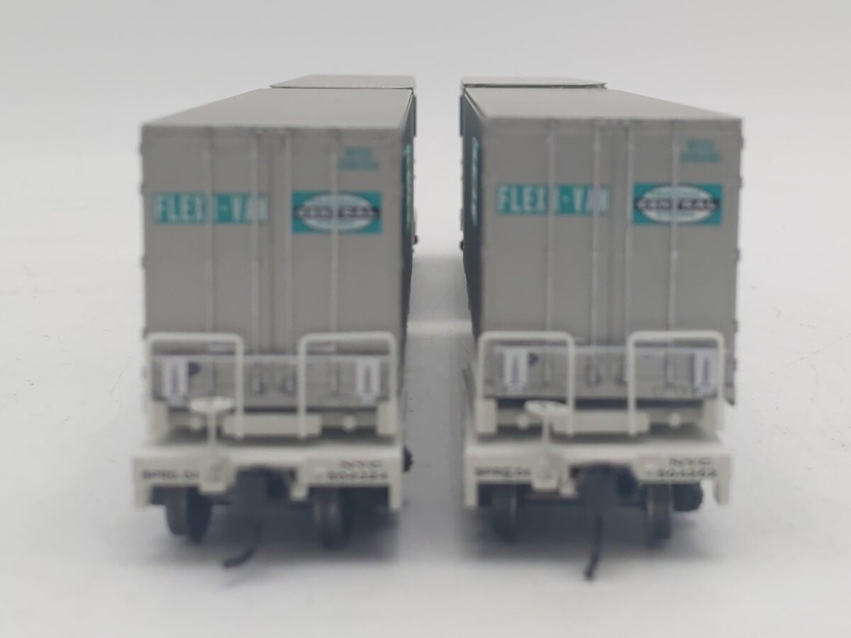 Walthers 932-240852 HO NYC Gold Mark III Flexi-Van Flat w/Trailers (Set of 2) EX
