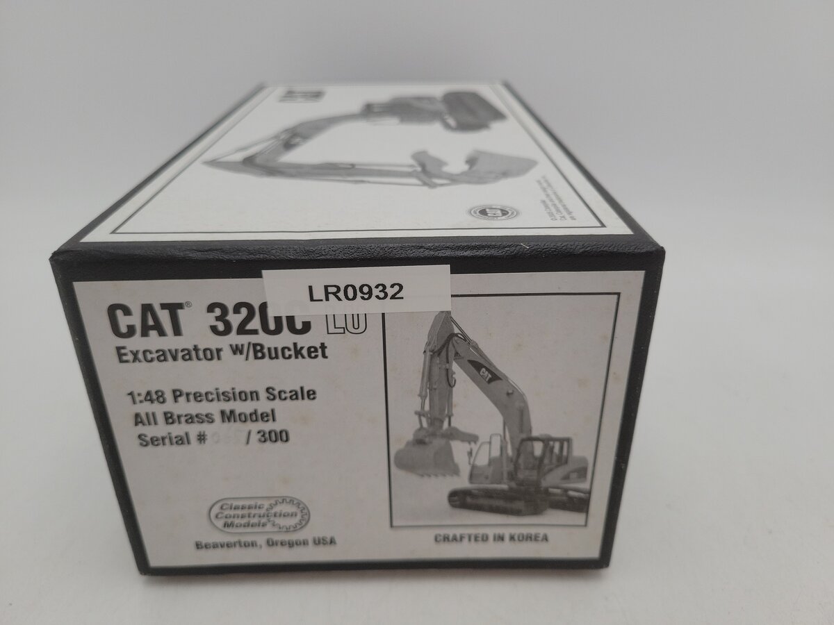 CCM  320C Cat 1:48 Scale Caterpillar Cat 320C LU Excavator W/Bucket & Thumb #065 LN/Box