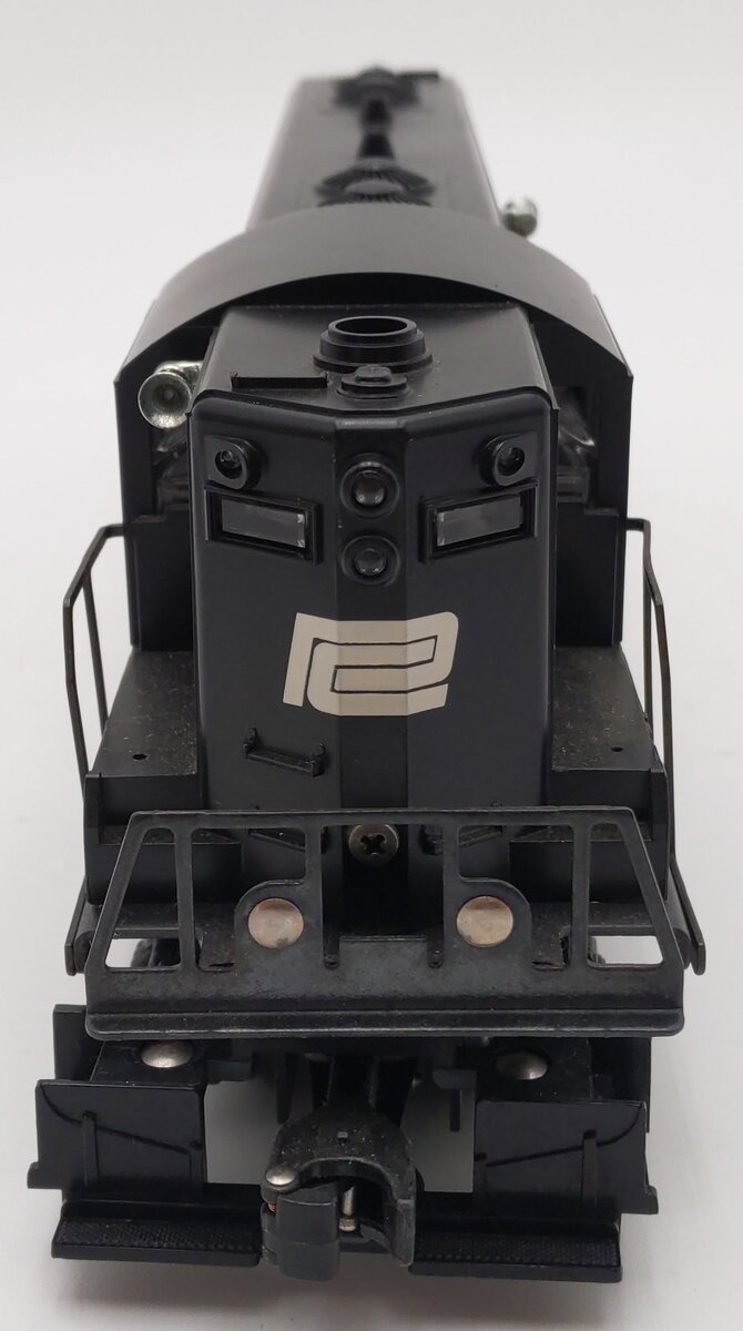 Lionel 6-8576 O Gauge Penn Central GP-7 Diesel Locomotive VG