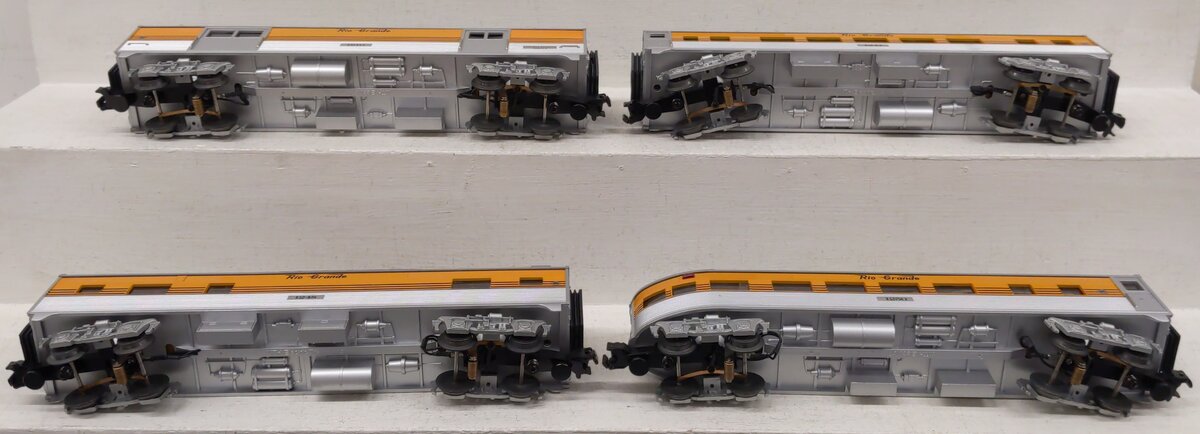 MTH 30-6094 O Denver & Rio Grande O-27 Streamlined Passenger Car Set (Set of 4) VG/Box