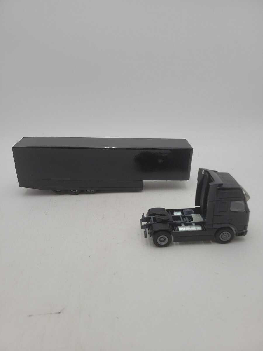 Conrad 4604-01 1:50 Scale Black Volvo FH12 Semi W/Van Body Die Cast Model EX/Box