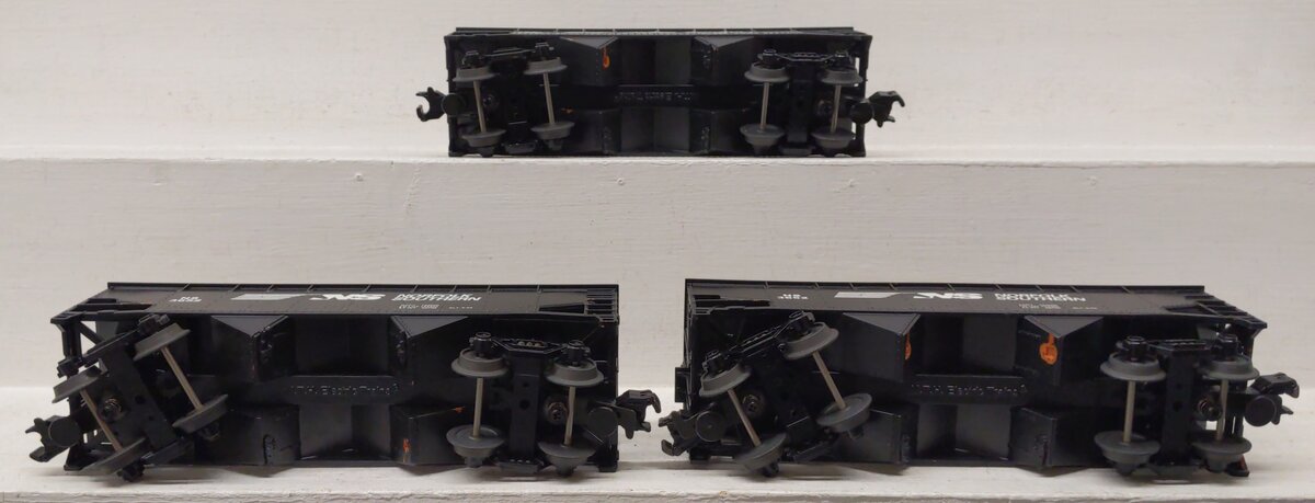 MTH O Gauge Custom Painted Norfolk Southern Hopper Cars: 3652 [3]