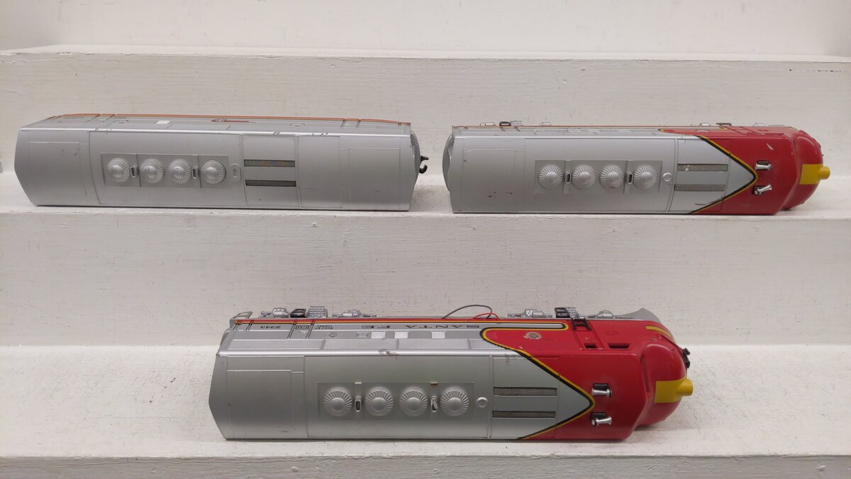 Lionel 2343 Vintage O Santa Fe F3 ABA Diesel Locomotive Set