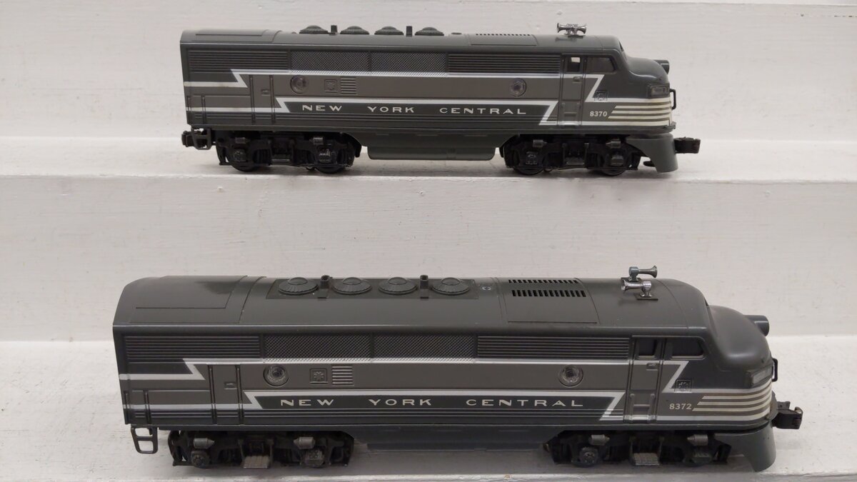 Lionel 6-8370 O Gauge New York Central F3-AB Diesel Locomotive #8370/8372 VG