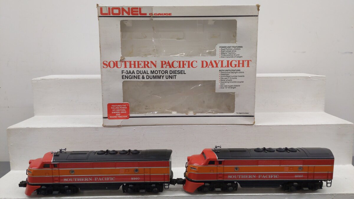 Lionel 6-8260 O Gauge Southern Pacific F3 AA Diesel Locomotive Set #8260/8262 VG/Box