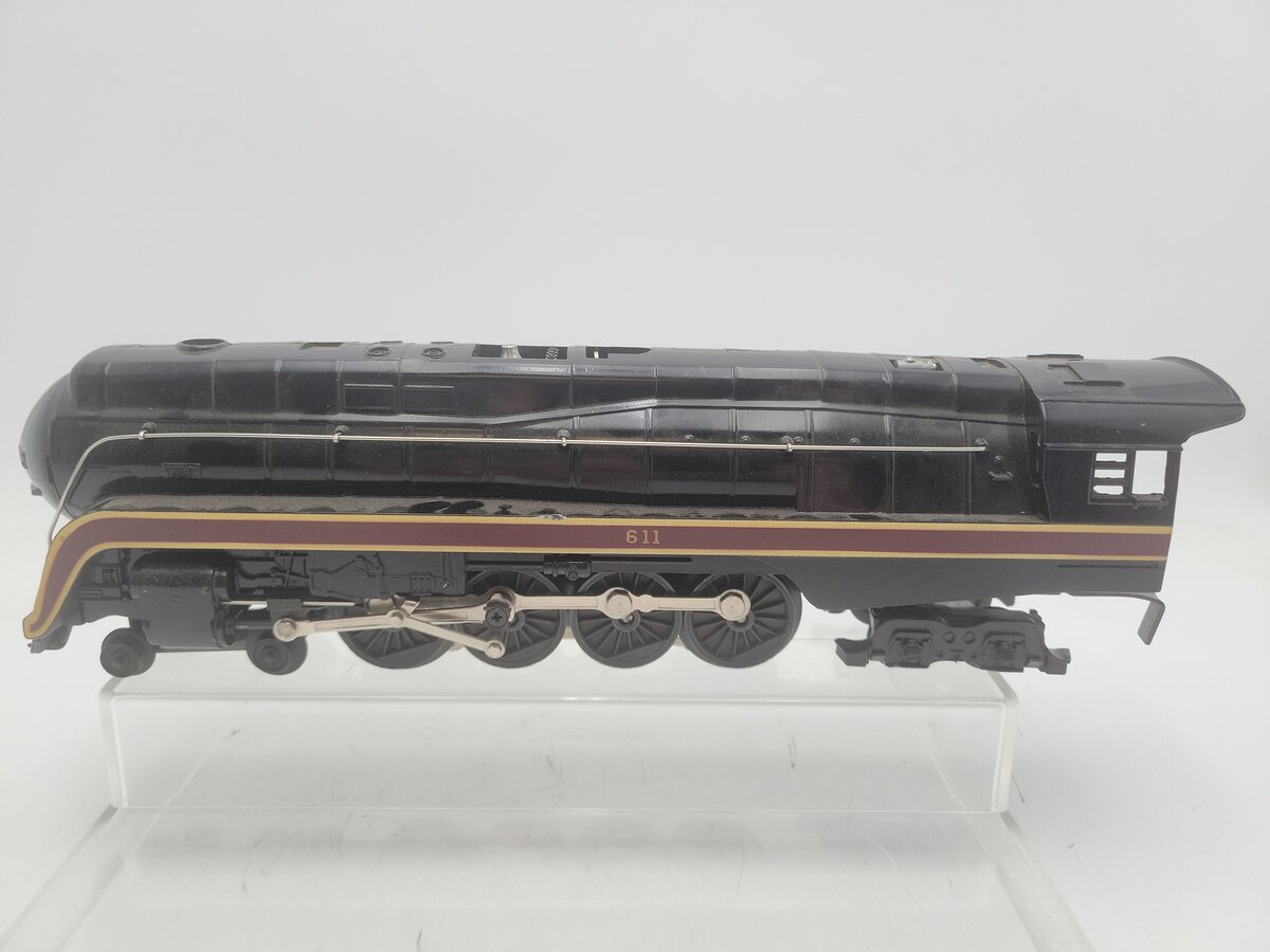 Lionel 6-8100 O Gauge Norfolk & Western 4-8-4 Steam Locomotive #611 VG