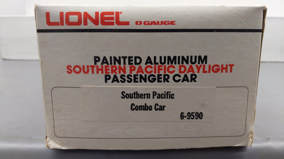 Lionel 6-9590 O Gauge Southern Pacific Daylight Illuminated Aluminum Combo Car EX/Box