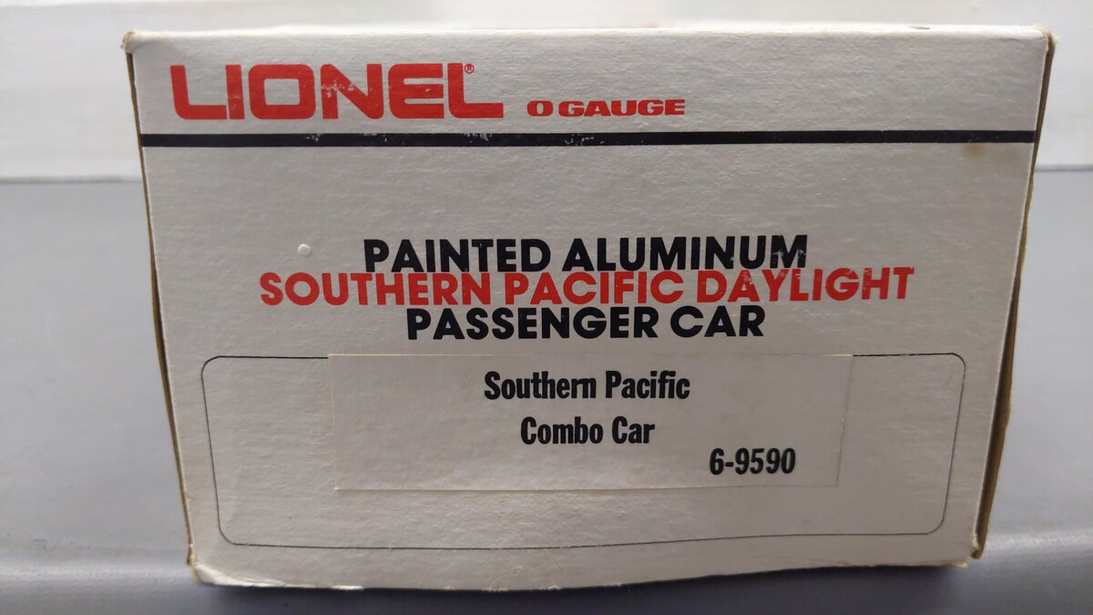 Lionel 6-9590 O Gauge Southern Pacific Daylight Illuminated Aluminum Combo Car EX/Box