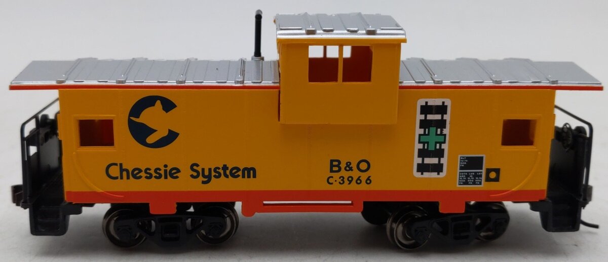 Bachmann 17709 HO Scale Chessie Yellow 36' Wide-Vision Caboose EX/Box