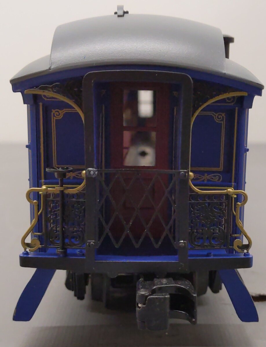 Lionel 2427562 O Gauge Royal Blue Wood Passenger #1051 LN/Box