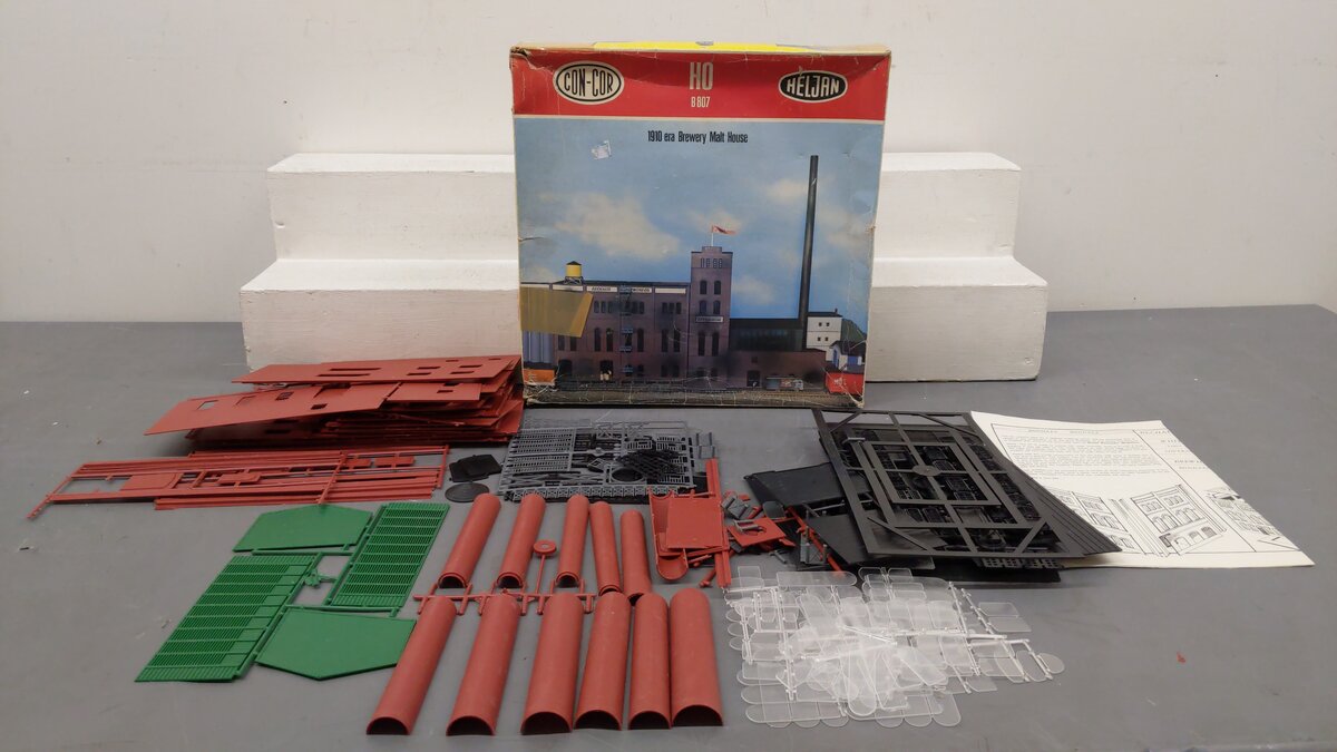 Con-Cor B807 HO Scale 1910 Era Brewery Malt House Building Kit EX/Box
