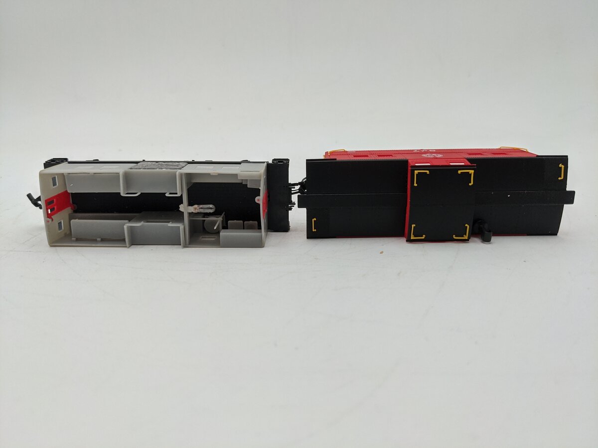 Proto 2000 8235 HO Pittsburgh & West Virginia Steel Center Cupula Caboose #827 EX/Box