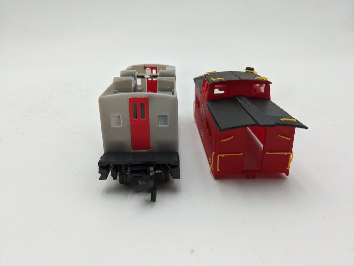 Proto 2000 8235 HO Pittsburgh & West Virginia Steel Center Cupula Caboose #827 EX/Box