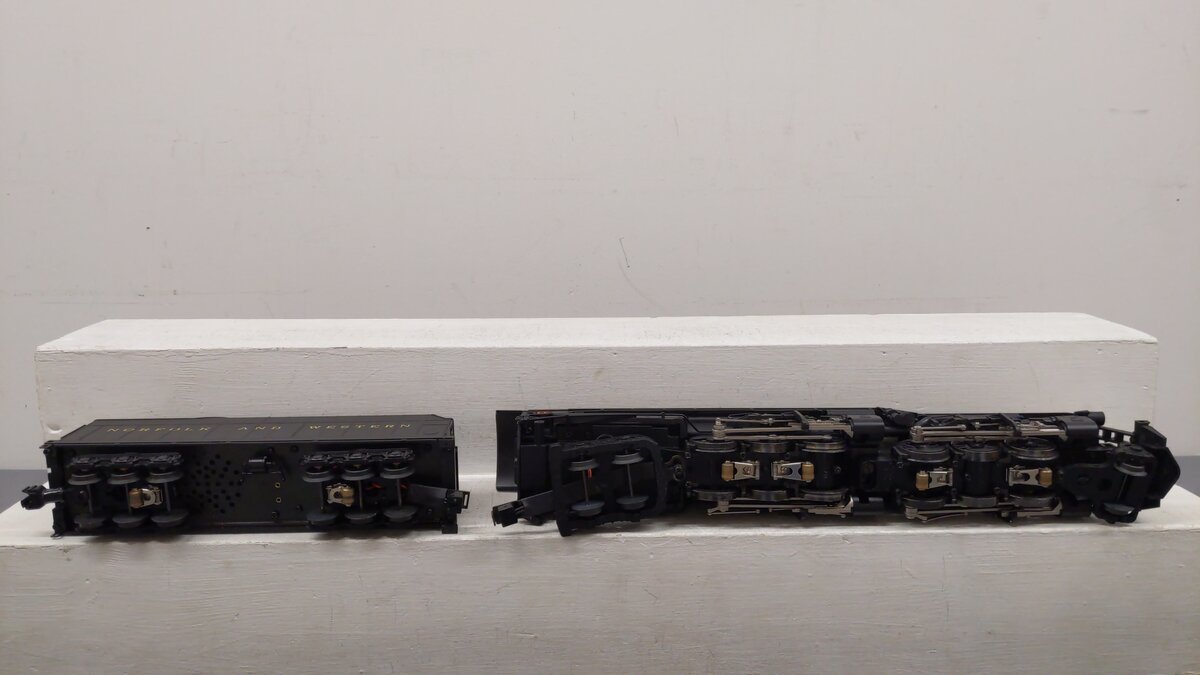 Lionel 6-28052 O Gauge N&W Class A Articulated 2-6-6-4 Steam Loco & Tender #1218 EX/Box