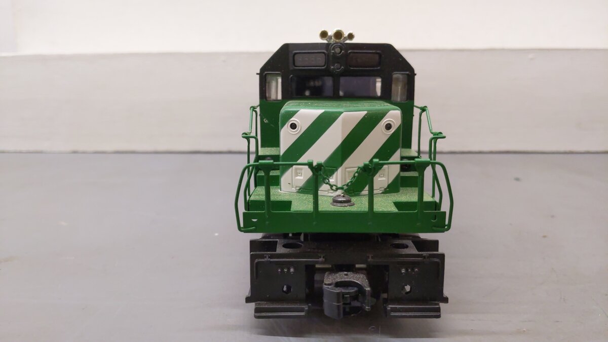 Lionel 6-18208 O Gauge Burlington Northern SD-40 Dummy Diesel Locomotive #8586 VG/Box