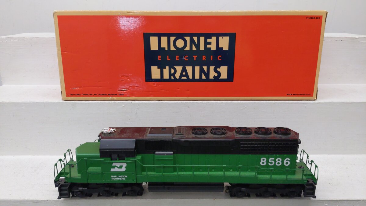 Lionel 6-18208 O Gauge Burlington Northern SD-40 Dummy Diesel Locomotive #8586 VG/Box