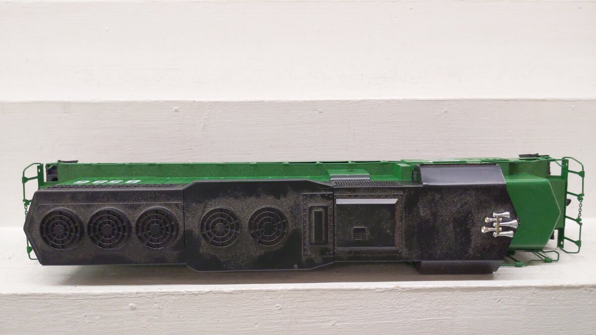 Lionel 6-18208 O Gauge Burlington Northern SD-40 Dummy Diesel Locomotive #8586 VG/Box