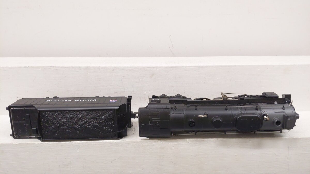 Lionel 6-81303 O Union Pacific LionChief Plus 4-6-4 Hudson Steam Locomotive #674 EX/Box
