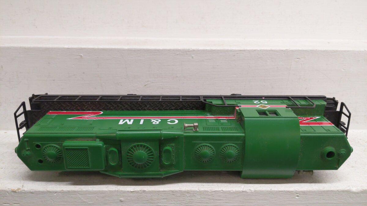 Lionel 6-18823 O Gauge Chicago & Illinois Midland SD-9 Diesel Locomotive #52 VG/Box