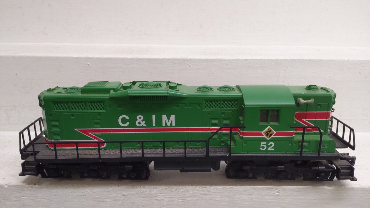 Lionel 6-18823 O Gauge Chicago & Illinois Midland SD-9 Diesel Locomotive #52 VG/Box