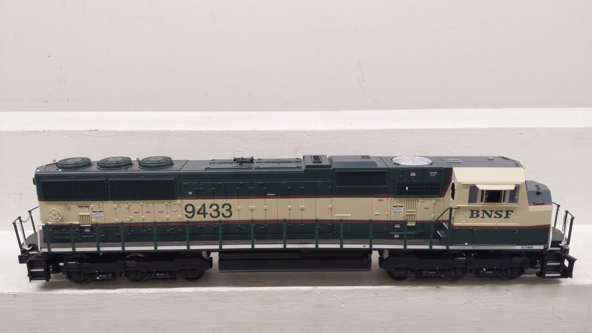 Lionel 6-28223 BNSF SD-70 Diesel Locomotive #9433 VG/Box