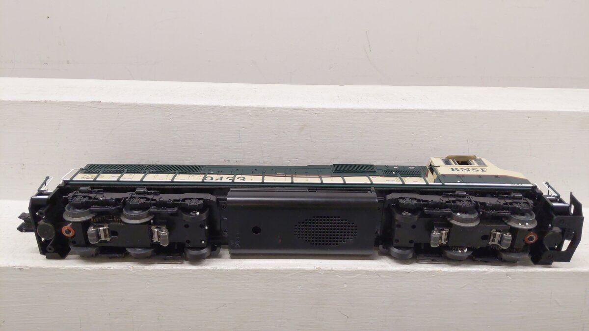 Lionel 6-28223 BNSF SD-70 Diesel Locomotive #9433 VG/Box