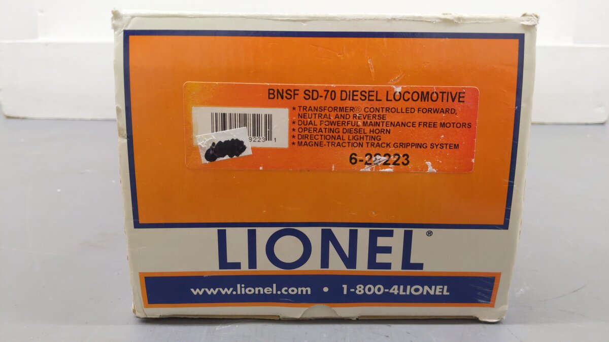 Lionel 6-28223 BNSF SD-70 Diesel Locomotive #9433 VG/Box