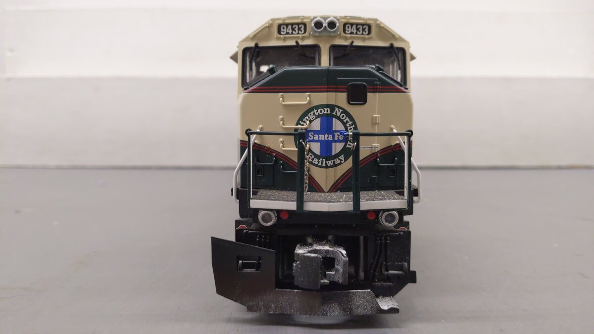 Lionel 6-28223 BNSF SD-70 Diesel Locomotive #9433 VG/Box