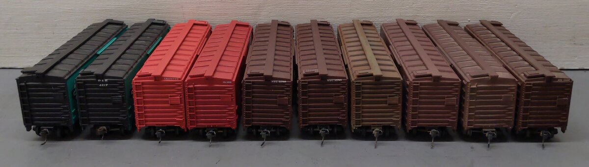 Roundhouse & Other HO Scale Boxcars [10] VG
