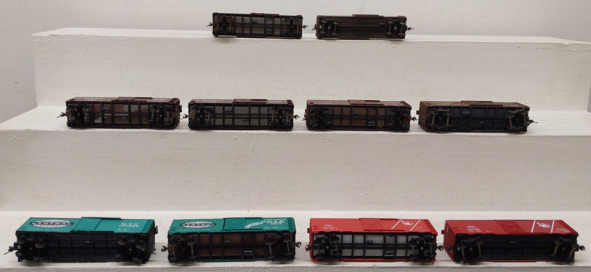 Roundhouse & Other HO Scale Boxcars [10] VG