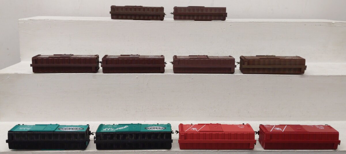 Roundhouse & Other HO Scale Boxcars [10] VG