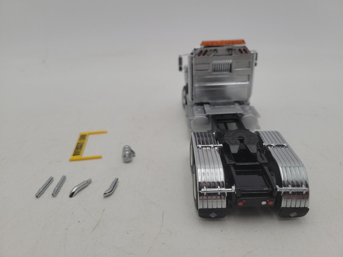 DieCast Masters 71003 1:50 Scale International HX520 Day Cab Tandem Tractor EX/Box