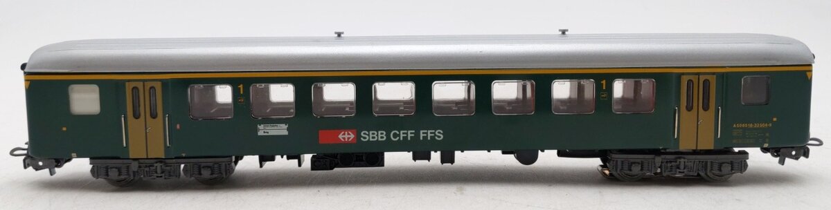 Marklin 4066 HO Scale Passenger Coach of the Swiss Railways EX/Box
