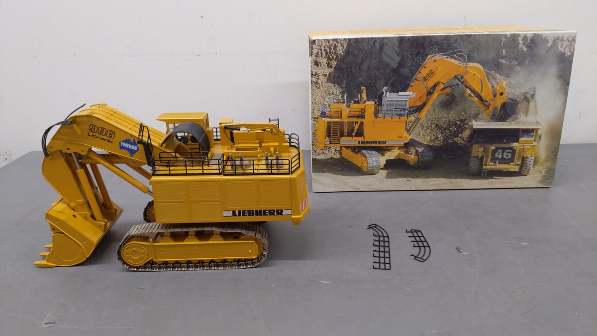 Conrad 2811 1:50 Scale Yellow Diecast Liebherr Hydraulic Excavator R996 Litronic EX/Box