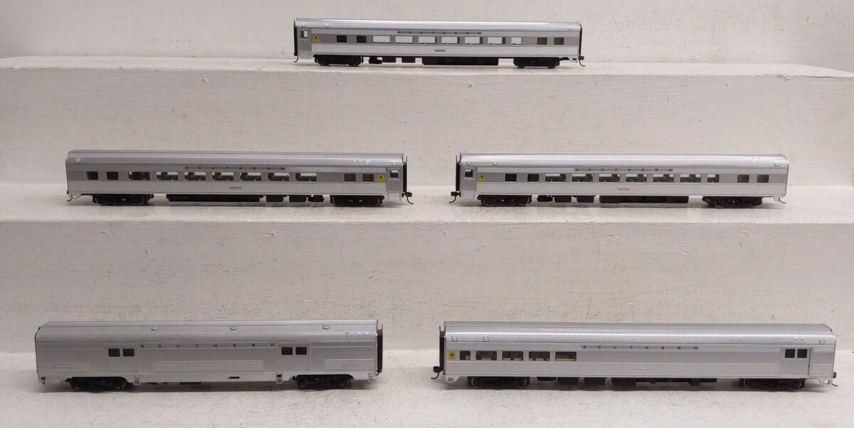 Assorted HO Scale Passenger Cars [5] EX