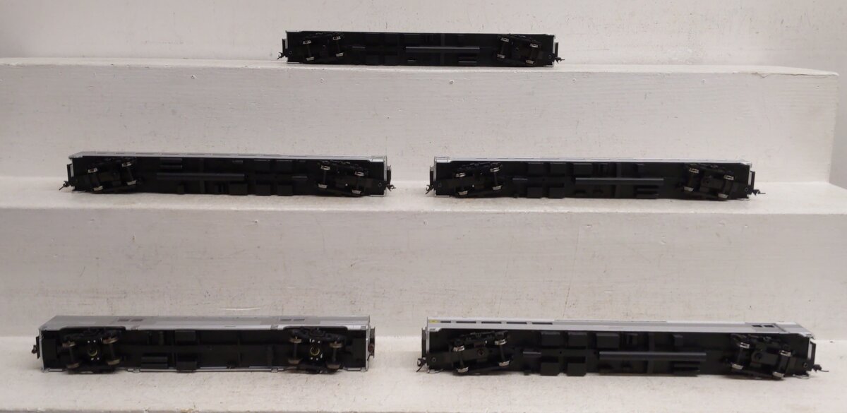 Assorted HO Scale Passenger Cars [5] EX