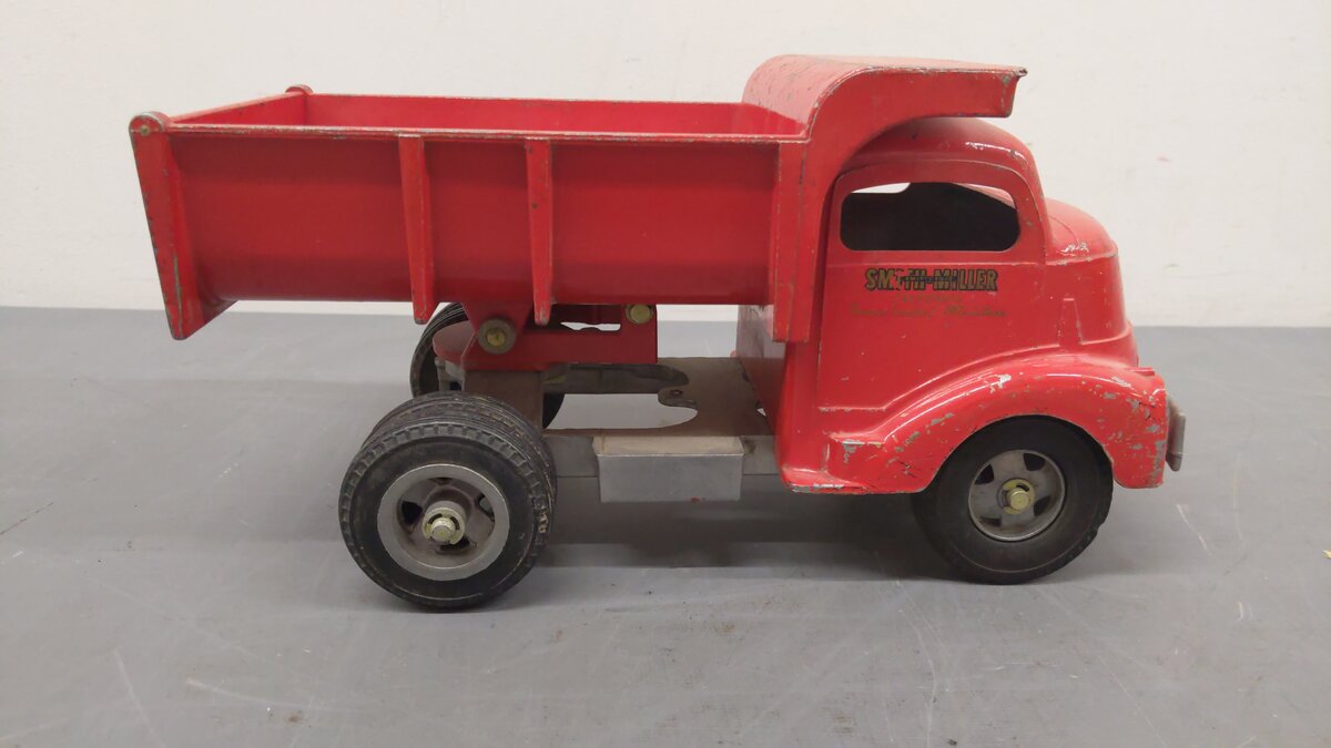Smith Miller 109 1:16 Scale Vintage California Smitty Toys Red Dump Truck VG