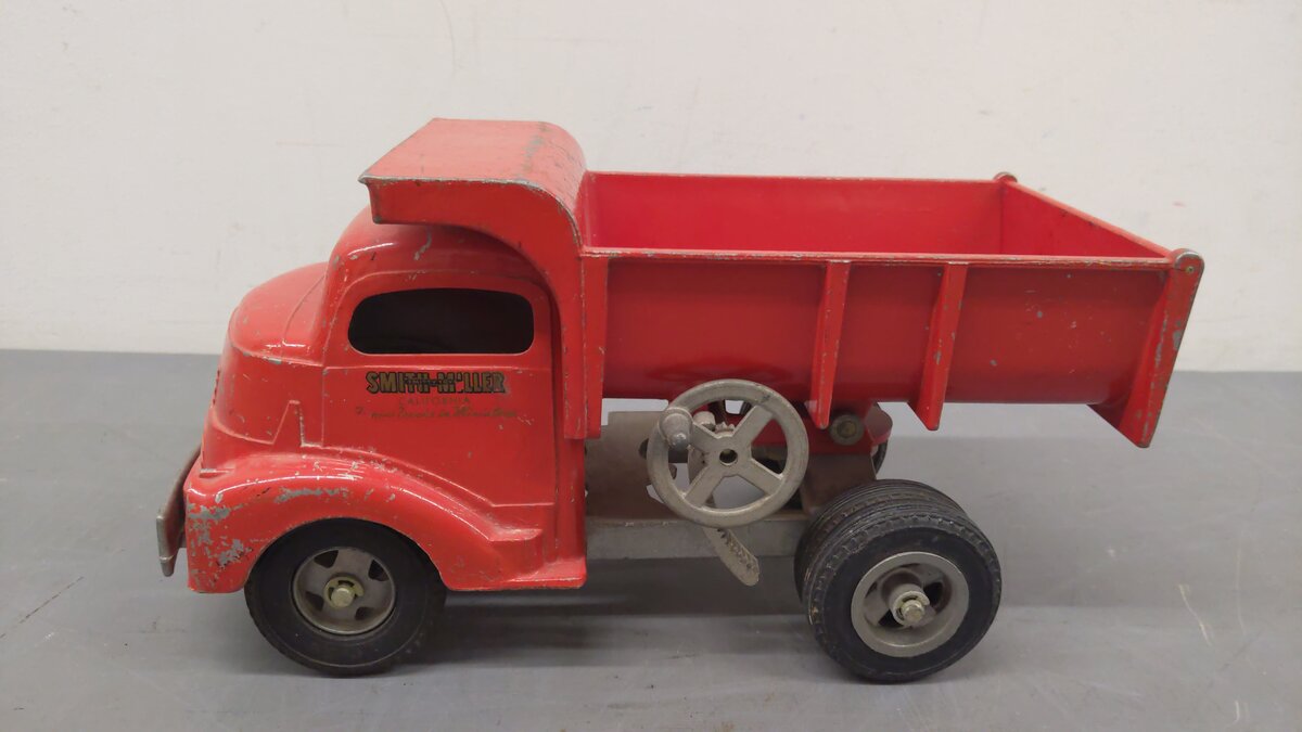 Smith Miller 109 1:16 Scale Vintage California Smitty Toys Red Dump Truck VG