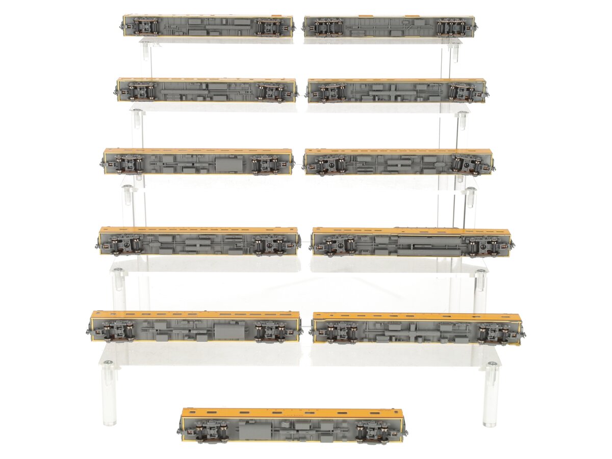 Kato 106-080 N Scale UP "City of Los Angeles" 11 Car Set with Unitrack Display EX/Box