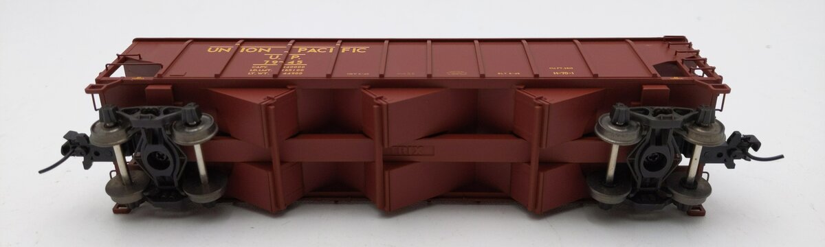 Trix 24902-17 HO Scale Union Pacific 3-Bay Hopper w/Coal Load #7945 LN/Box