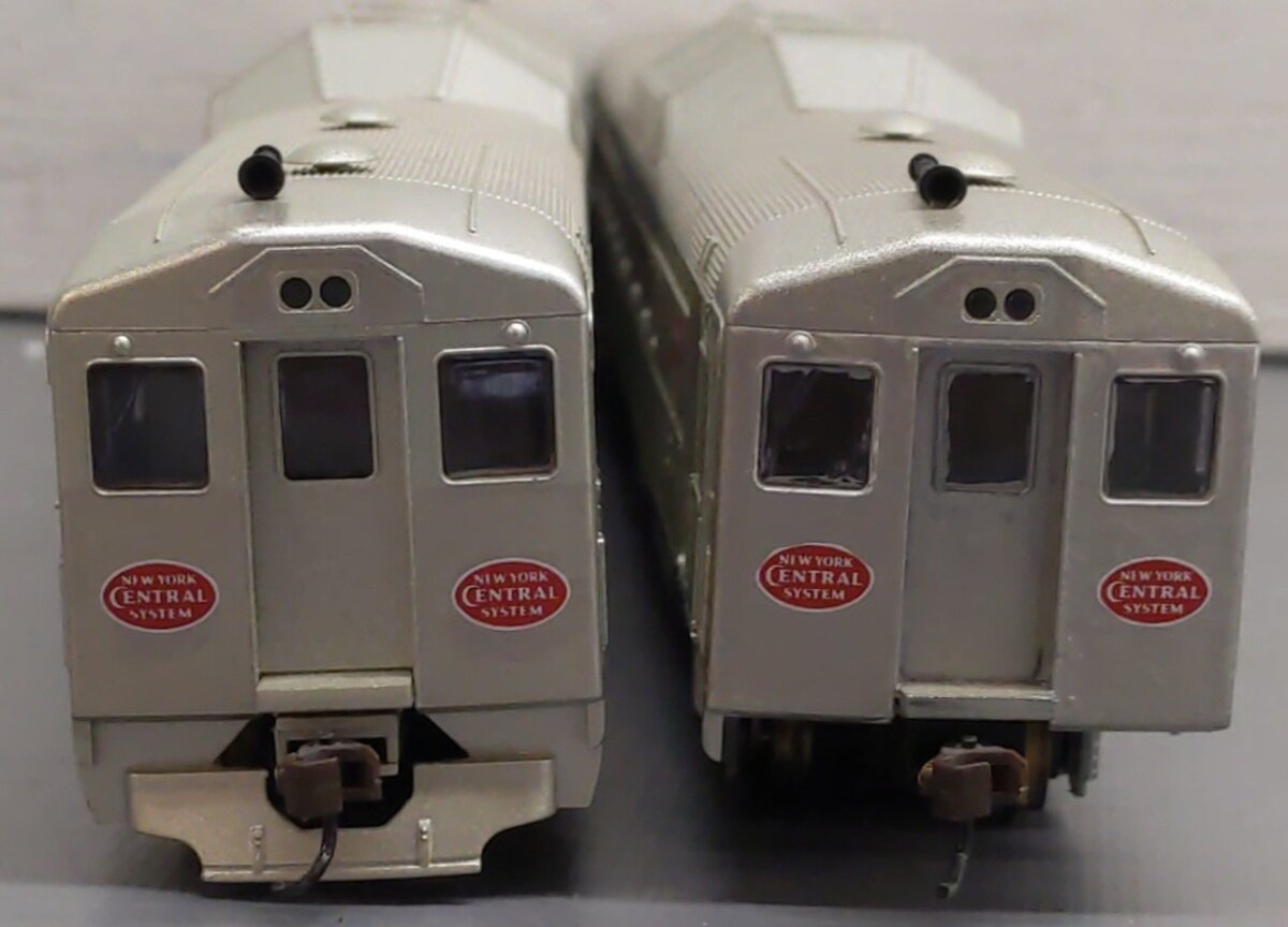 Life Like HO Scale Assorted Passenger Cars; 120, 6550, [2] VG