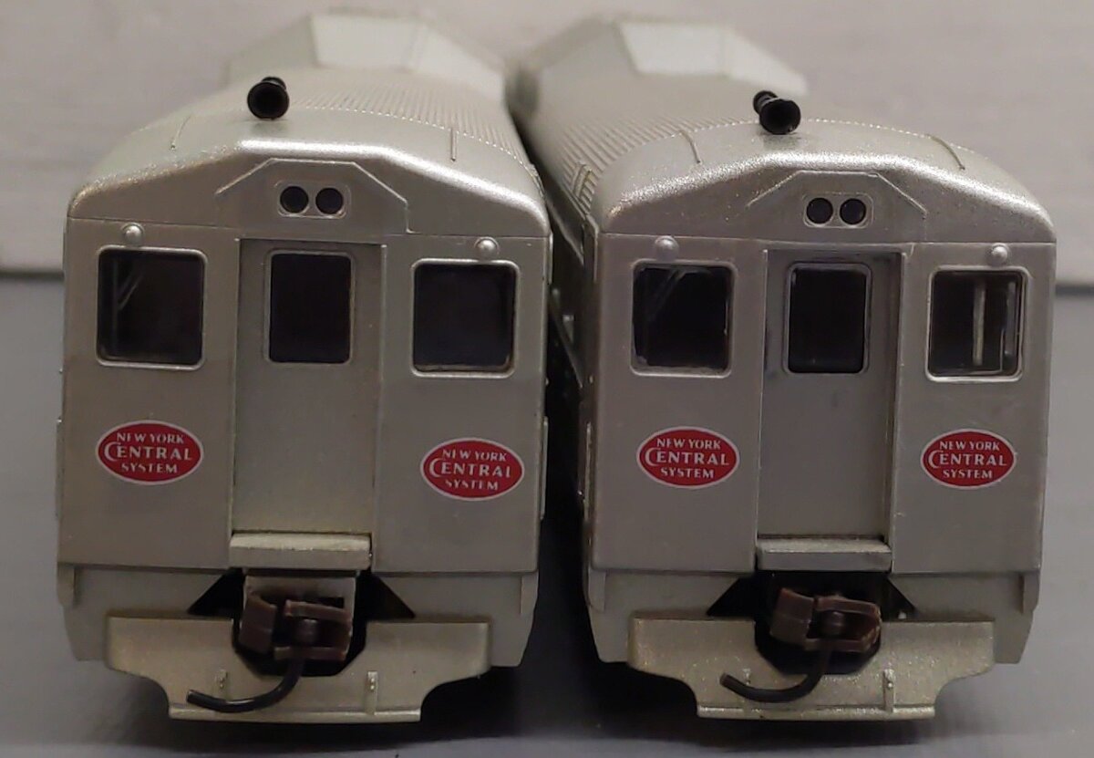 Life Like HO Scale Assorted Passenger Cars; 120, 6550, [2] VG