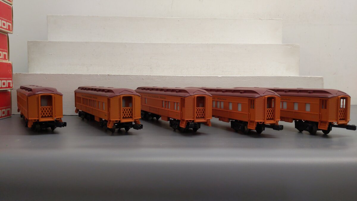 Lionel  O Gauge Assorted Passenger Cars: 9504, 9501, 9506, 9505, 9511 [5] EX/Box