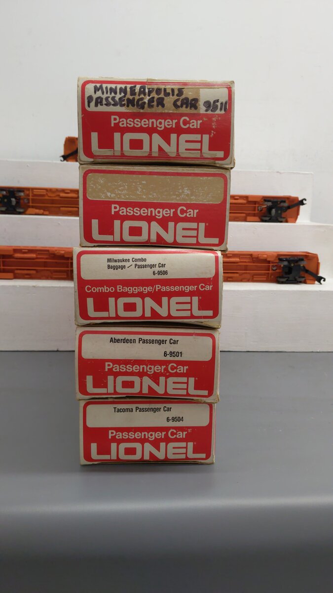 Lionel  O Gauge Assorted Passenger Cars: 9504, 9501, 9506, 9505, 9511 [5] EX/Box