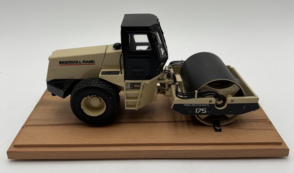 Ingersoll-Rand 59260521 1:30 Vibratory Compactor SD-175 EX/Box