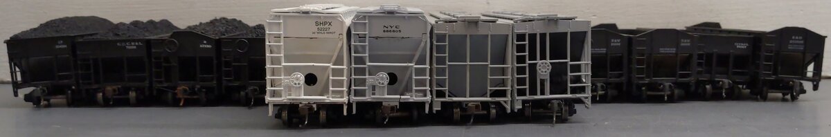 Athearn & Others HO Scale Assorted Freight Cars; 79367, 34806 x 2, 233507, [12] VG