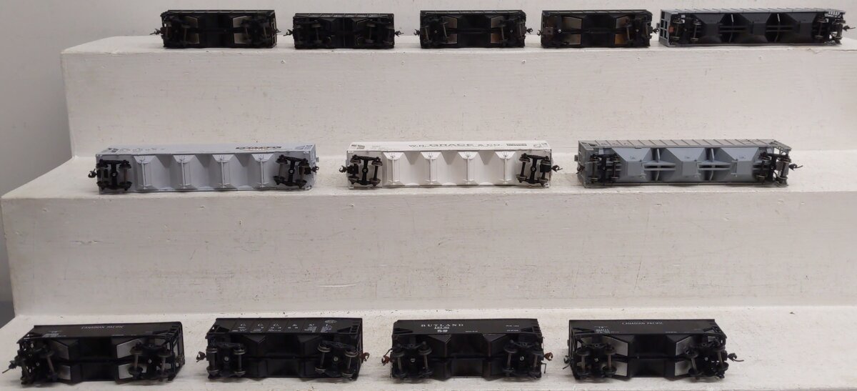 Athearn & Others HO Scale Assorted Freight Cars; 79367, 34806 x 2, 233507, [12] VG