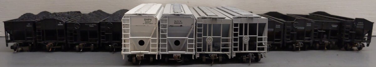 Athearn & Others HO Scale Assorted Freight Cars; 79367, 34806 x 2, 233507, [12] VG