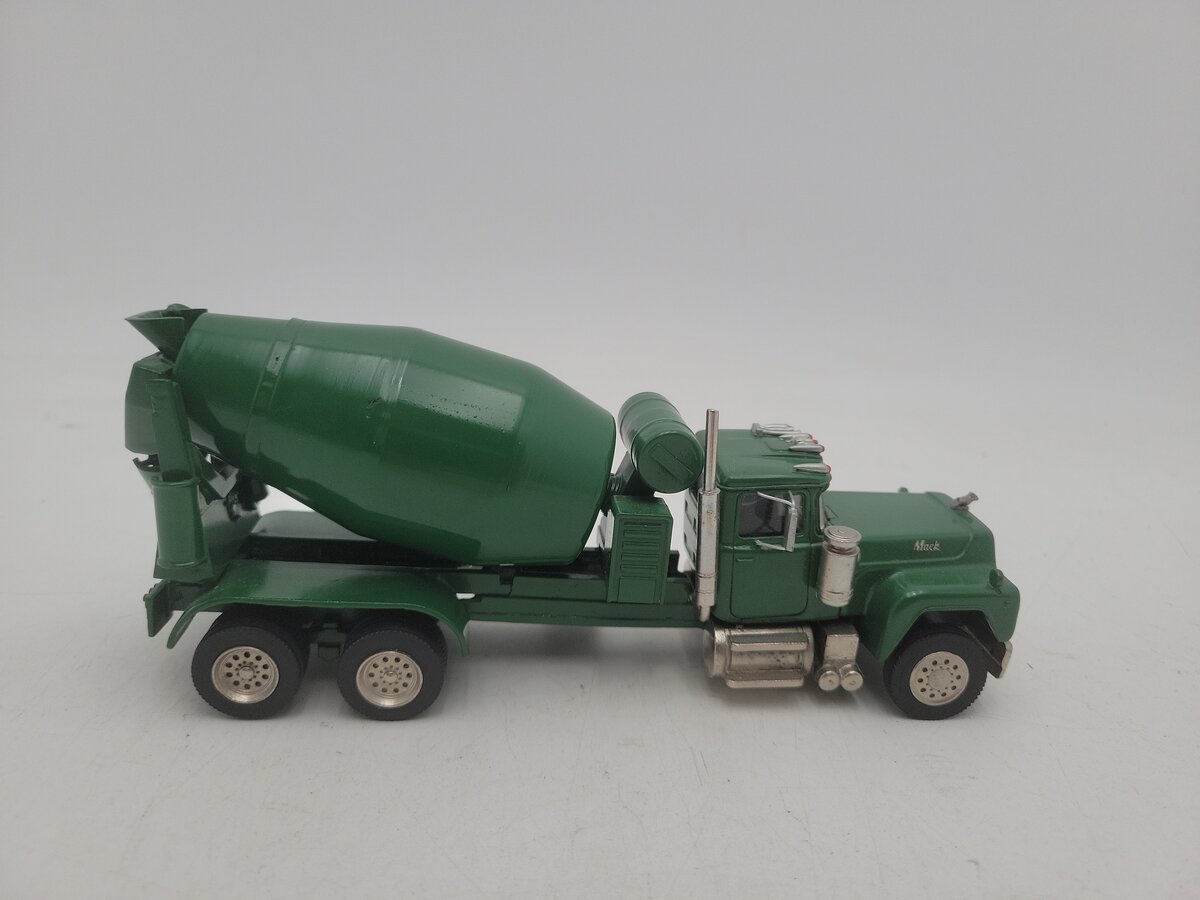 Acme 0156 Deep Green Cement Mixer Mack Truck Die Cast Model EX